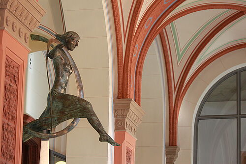 Metis von Wolfgang Friedrich im Hauptgebäude der Universität Rostock (Foto: Universität Rostock/Kristin Nölting).