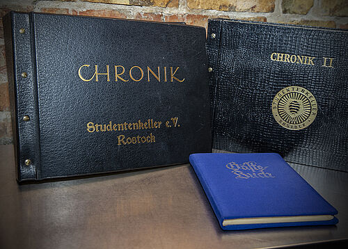 Chronik. Foto: Universität Rostock / Thomas Rahr).