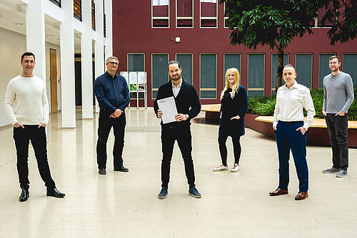 v.l.: Dr. Torsten Liebke, Prof. Dr. Karsten Wolf (Lehrstuhl Theoretische Informatik, Universität Rostock), Richard Pawletta, Christine Bach (ZfE), Florian Thonig, Martin Dinter (ZfE). (Foto: Jessica Brach (pixflut)).