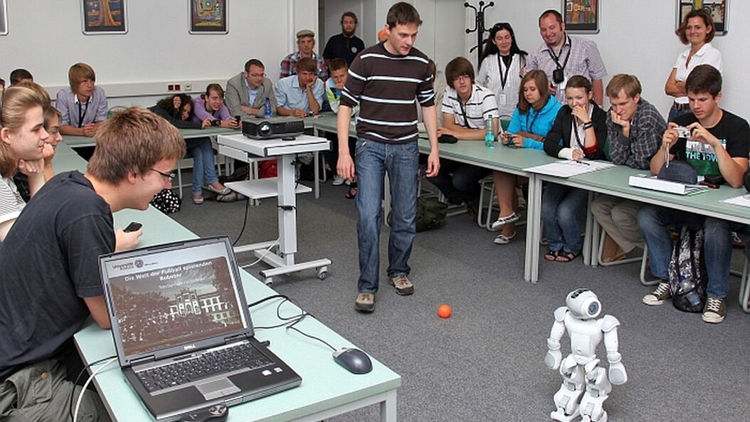 Technical & Engineering Summer School - TESS (ehemals Sommerschule Plus) für DSD-Schüler