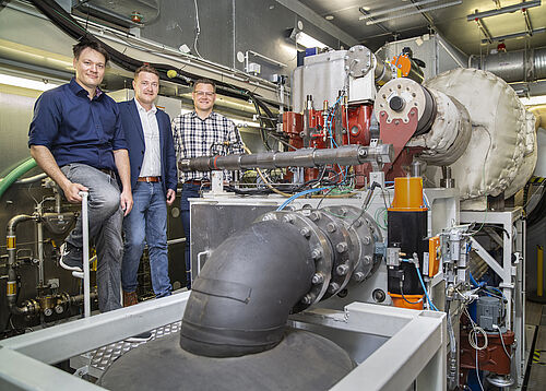 Die drei experimentell arbeitenden Motorenforscher Karsten Schleef, Sebastian Cepelak, Björn Henke