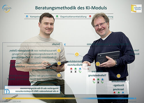 Leon Griesch und Andreas Diettrich (v.l.) sind überzeugt, dass die Analyse von Daten und Zusammenhängen ein wichtiger Teil der KI-Einführung ist (Foto: Universität Rostock/Julia Tetzke).