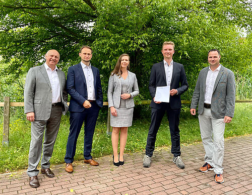 v.l.n.r.: Prof. Dr.-Ing. Frank-Hendrik Wurm, Dr.-Ing. Andre Laß, Myriam Schreiber, Johannes Büker, Dr. Martin Setzkorn. Foto: Julia Hallab (Digitales Innovationszentrum Rostock)