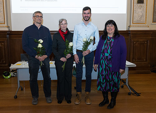 v.l.: Professor Karsten Wolf, Professorin Nicole Wrage-Mönnig, Janne Döscher und Professorin Elizabeth Prommer. (Foto: Universität Rostock/Julia Tetzke).