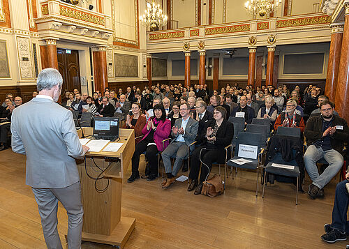 Festveranstaltung zur Gründung des Zentrums für regionale Geschichte und Kultur Mecklenburgs am 22. Januar 2025 in der Aula der Universität Rostock (Foto: Universität Rostock/Julia Tetzke).