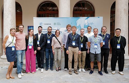 Gruppenfoto von Wissenschaftler*innen der Universität Rostock mit dem EU-CONEXUS Team auf der Konferenz „Transformative Research for Urban Coastal Sustainability“ in Valencia, Oktober 2025.
