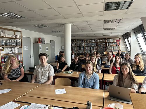Vorfreude bei den teilnehmenden Studierenden des Projektkurses. (Foto: Merle Bornstein).