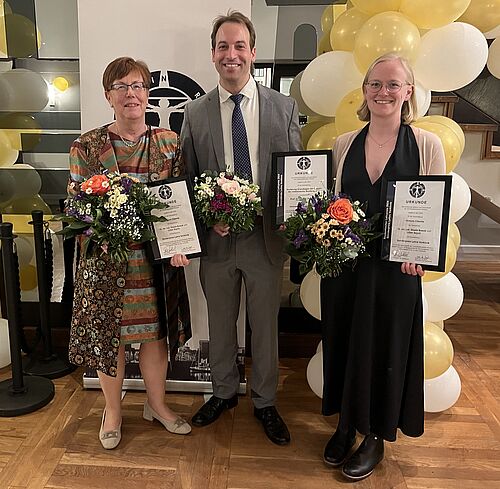 v.l.: Dr. Gisela Boeck, Prof. Dr. Peter Huy und Dr. Lilian Szych. (Foto: Erich Boeck).