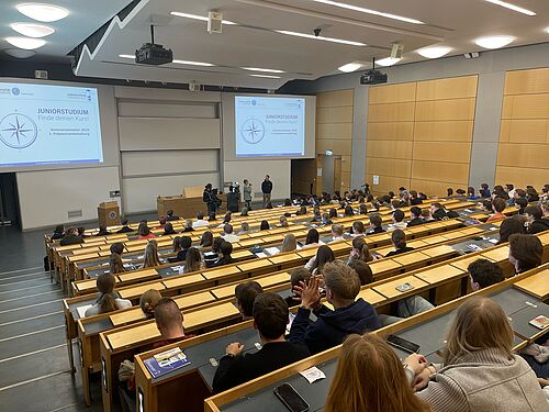 Präsenzveranstaltungen ergänzen das digitale Selbststudium. (Foto: Universität Rostock/Inga Bork).