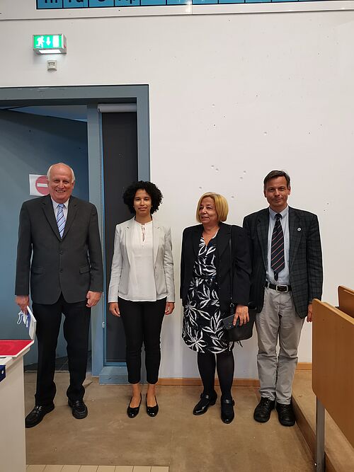 Botschafter SE Herr Ramón Ripol Díaz, Maria Blanco Ponce, Botschaftsrätin María Milagros Franco Suárez, Prof. Peter Langer (v.l.). (Foto: Universität Rostock).