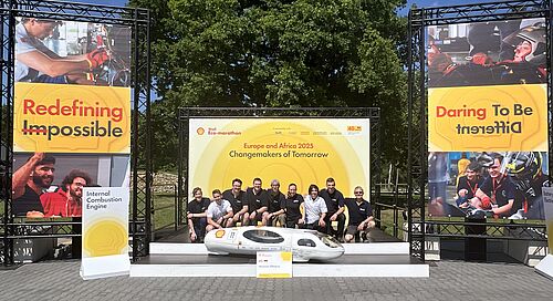 Das Team „Hanseatic Efficiency“ mit ihrem Prototyp (Foto: privat).