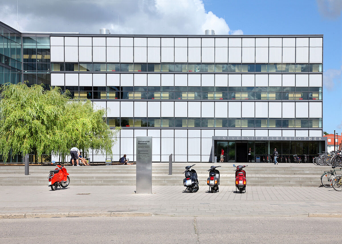Bild3: Gebäude der Universitätsbibliothek in der Südstadt