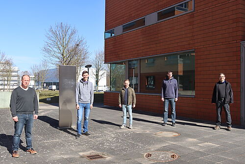 Das Team von „eSiPrint“. Dr. Jörg Harloff, Justin Jannis Kröger, Lukas Buschhusen, Jacob Groß, Prof. Dr. Axel Schulz (Foto: Edgar Israel Ramirez Tinoco).