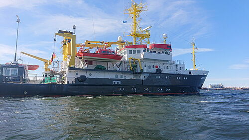 Die VWFS DENEB während der Erprobung im Rostocker Hafen. (Foto: Martin Kurowski).